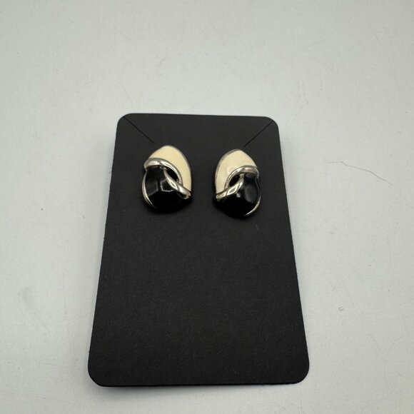 Vintage Black & Cream Enamel Oval Post Back Earrings - Picture 1 of 3